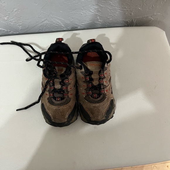 Toddlers boys shoes size 5 - Picture 2 of 2